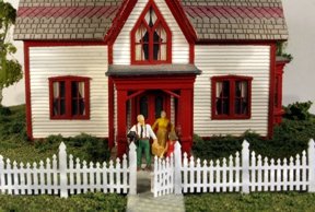 Monroe - N Ornate Picket Fence