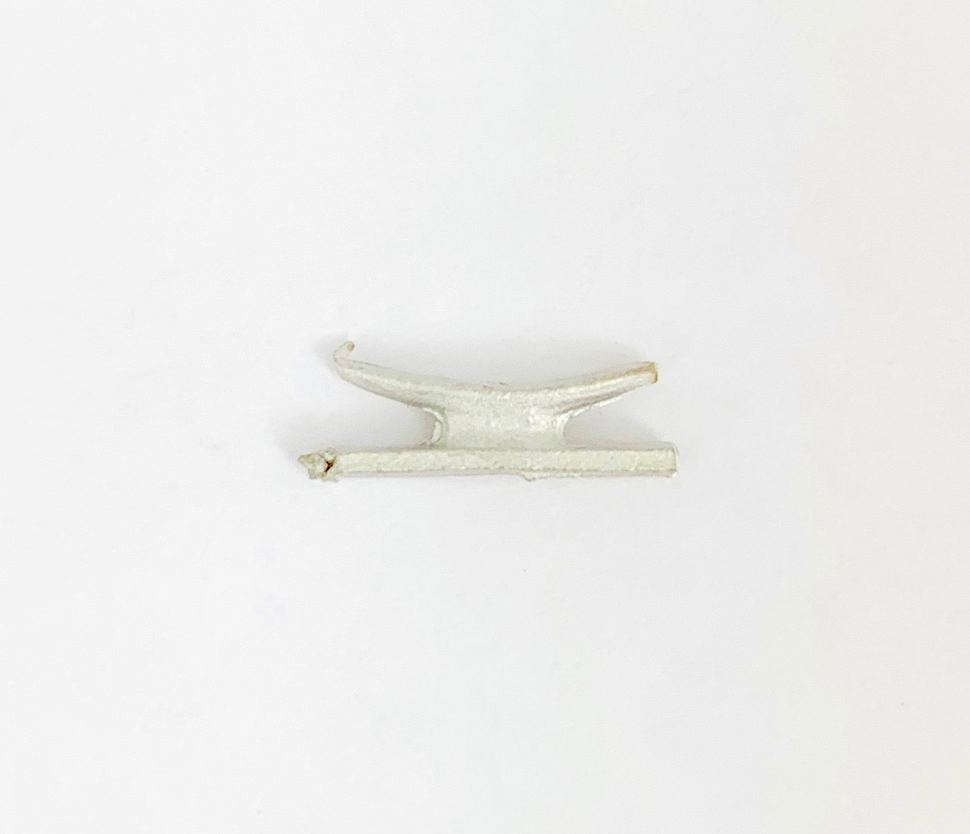 Model Expo - 7/16" (11mm) Pewter Cleat, Two Horned with Pin 20 pcs