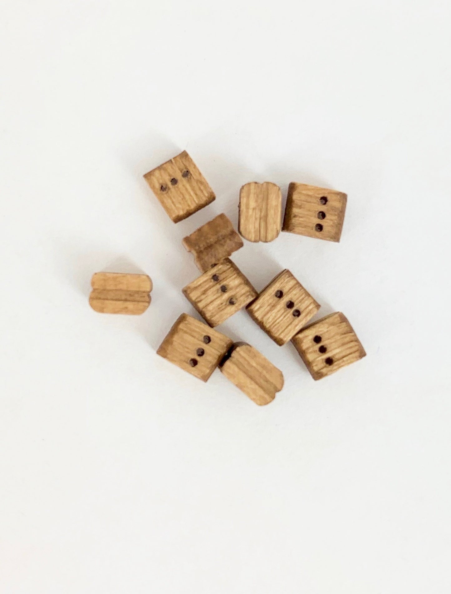 Model Expo - 1/4" (7mm) Walnut Triple Sheave Block 20 pcs