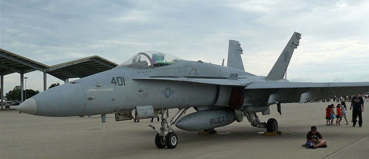 Revell - F/A-18C Hornet 1:72
