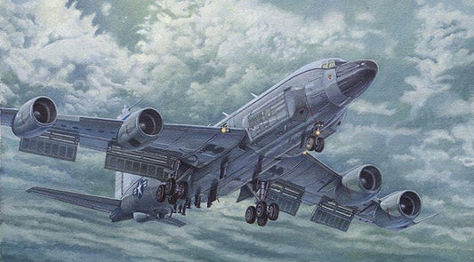 Roden - RC135V/W USAF Recon Aircraft 1:144