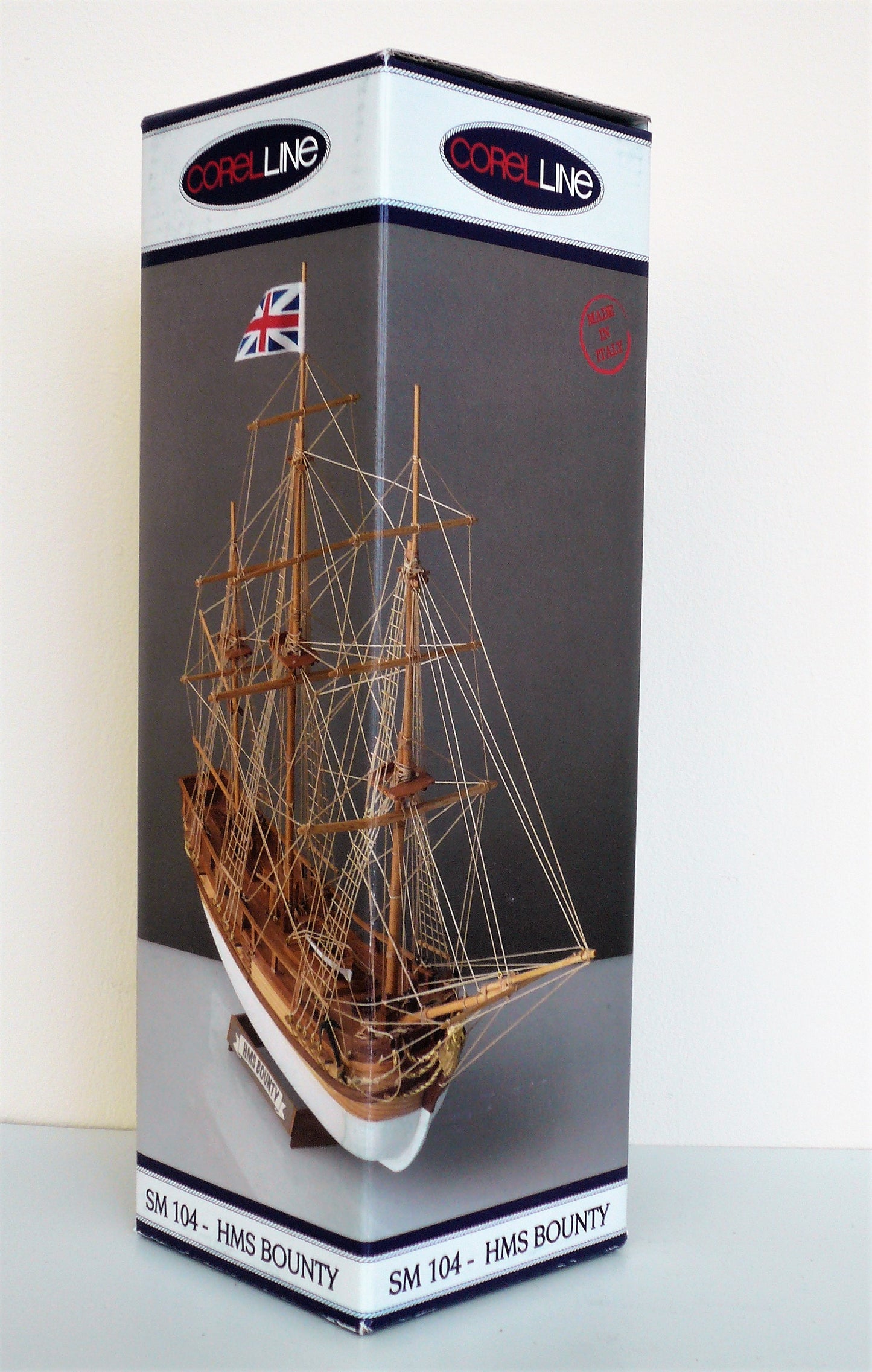 Corel - SM104 HMS Bounty - Solid Carved Wood Hull Kit - Scale 1:130 - Length 13-1/4"