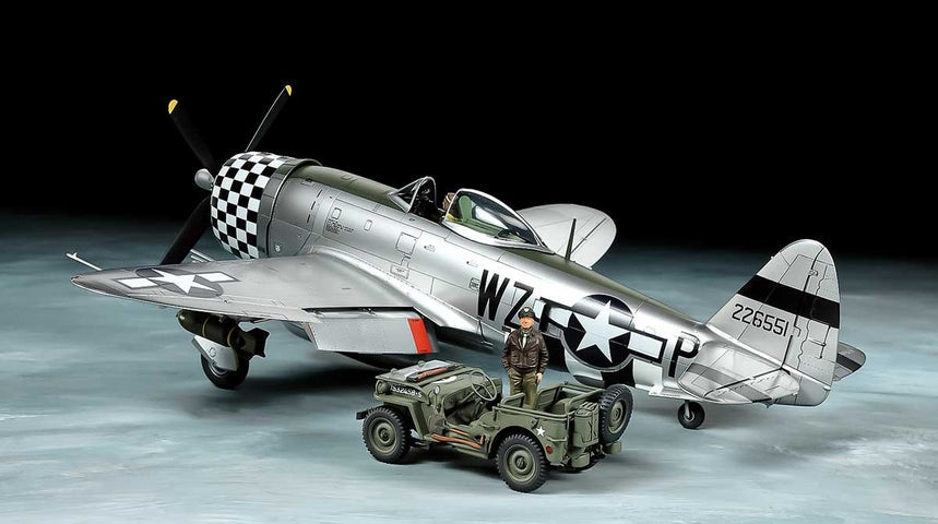 Tamiya - 1/48 P-47D Thunderbolt Bubbletop with 1/4-Ton 4X4 Lig