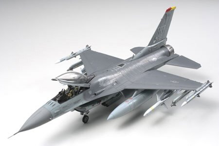 Tamiya - F-16Cj Fighting Falcon 1:48
