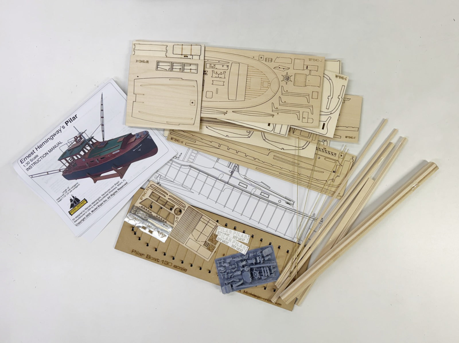 Model Shipways Ernest Hemingway's Pilar - 1:30 Scale Wooden