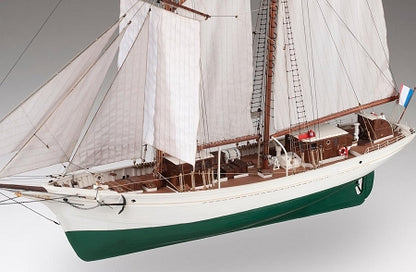 Dusek-Mamoli - D021 - La Belle Poule - Wood and Metal Plank-on-Frame Ship Model Kit - Length: 755 mm (30''),Height: 655 mm (26'') Scale 1/50