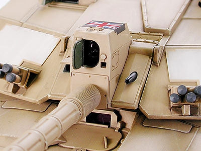 Tamiya - BRITISH MBT CHALLENGER 2 1:35 Scale