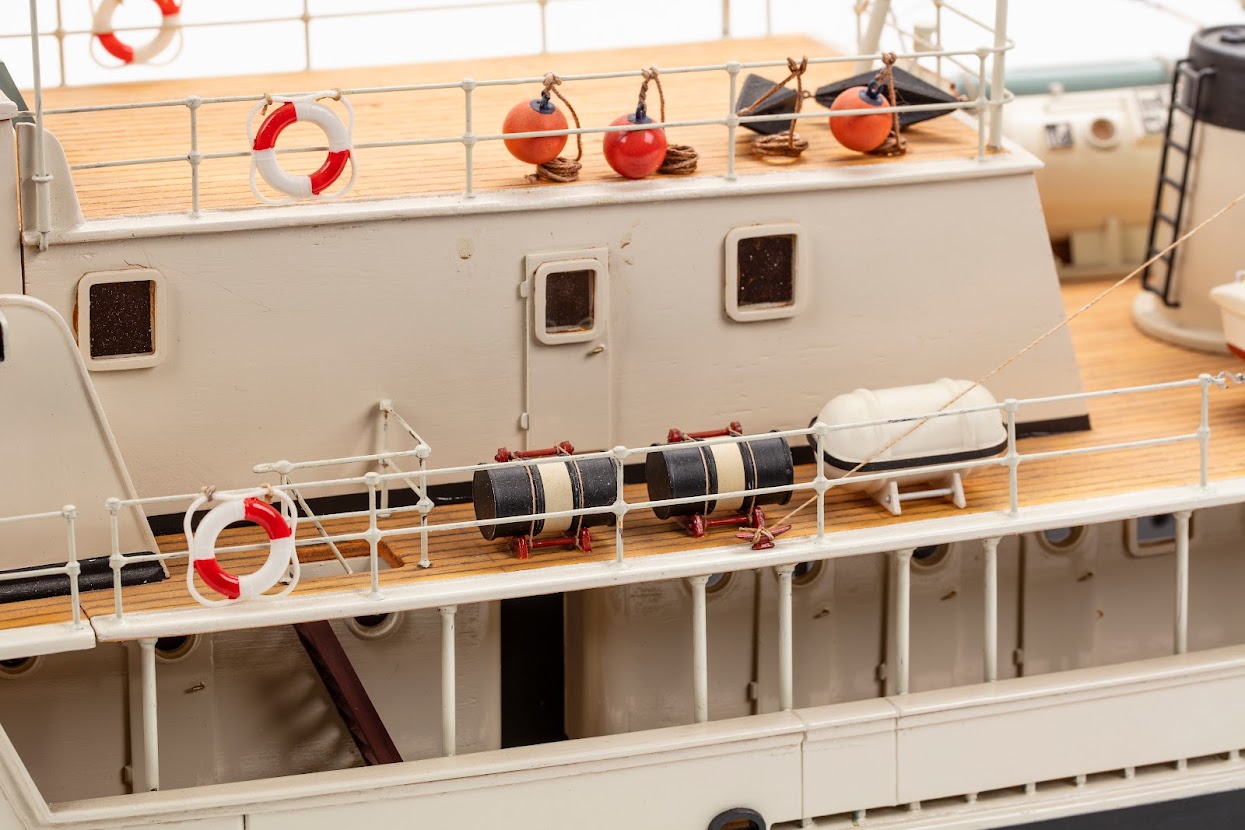 Billing Boats - 1:45 Scale Calypso - Plastic hull