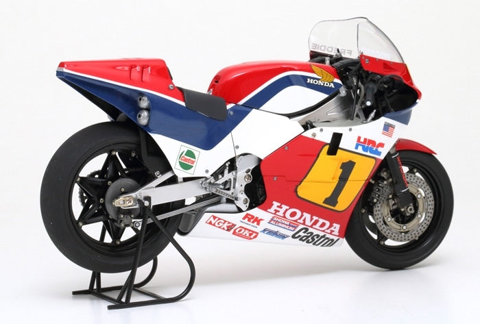 Tamiya Honda NSR500 1/12 モデルキット Tamiya 1/12 Honda NSR500 Grand Prix Racer Motorcycle model kit