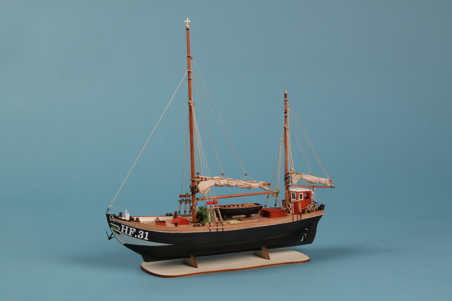 Dusek-Mamoli - Maria HF31 German Fishing Ewer Wood Model Ship Kit D016 Scale 1:72