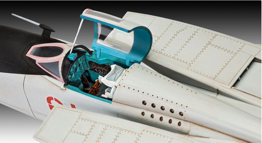 Revell - MiG-25 RBT "Foxbat B" 1:48 Scale