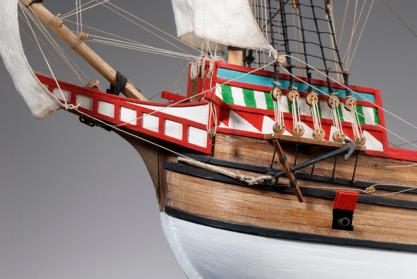 Dusek-Mamoli - D017 Golden Hind - Plank-On-Bulkhead Wood Ship Model Kit - 1:72 Scale - 500 mm (20") Long