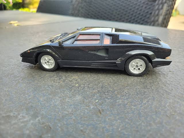 Italeri - Lamborghini Countach 25th Anniversary 1:24