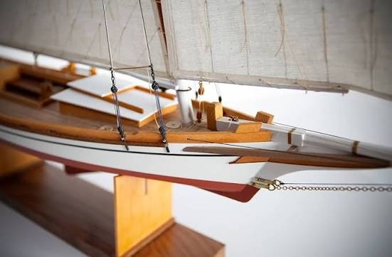 Midwest - Chesapeake Bay Skipjack 1:28 – Model Expo Online