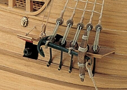 Corel - HALF MOON WOOD SHIP MODEL KIT 1:50