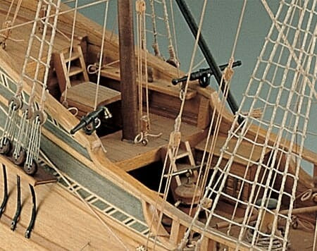 Corel - HALF MOON WOOD SHIP MODEL KIT 1:50