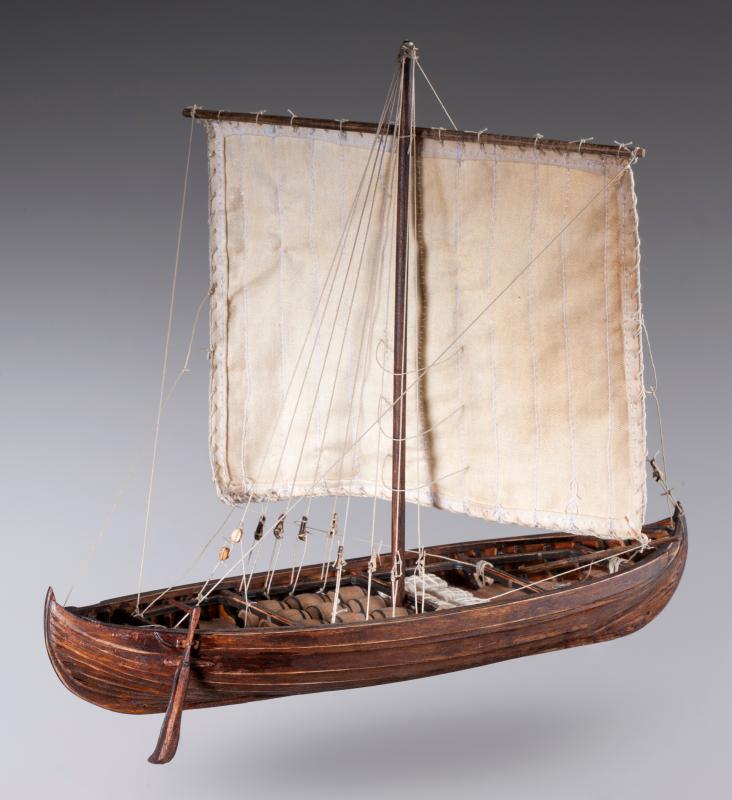 Dusek-Mamoli - D013 - Viking Knarr - Wood and Metal Plank-On-Frame Ship Model Kit - Length: 220 mm (9"), Height: 200 mm (8") Scale 1/72