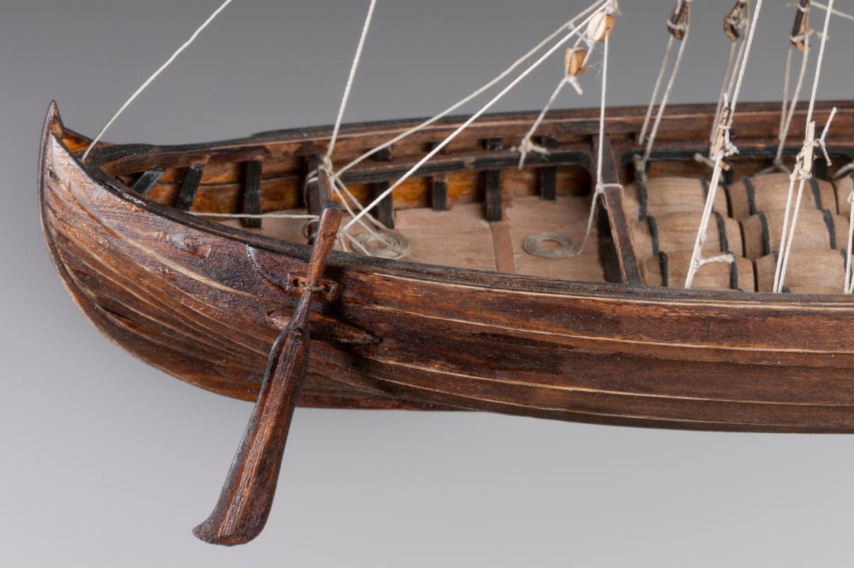 Dusek-Mamoli - D013 - Viking Knarr - Wood and Metal Plank-On-Frame Ship Model Kit - Length: 220 mm (9"), Height: 200 mm (8") Scale 1/72