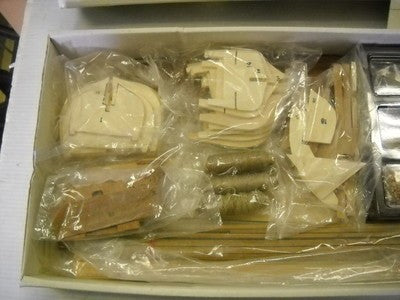 Dusek-Mamoli - Mamoli MV39 - HMS Bounty - Wood Plank-On-Frame Model Ship Kit - Scale 1/64 - Length 610 mm (24")