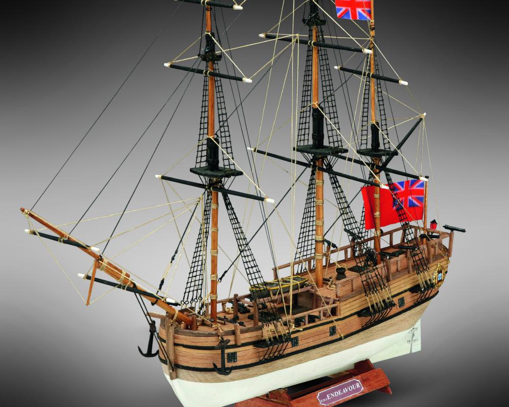 Dusek-Mamoli - Mamoli MM18 HMS Endeavour - Wooden model ship kit with pre-carved hull - Scale 1/143 - Length 11.8 in - Height 10.2 in