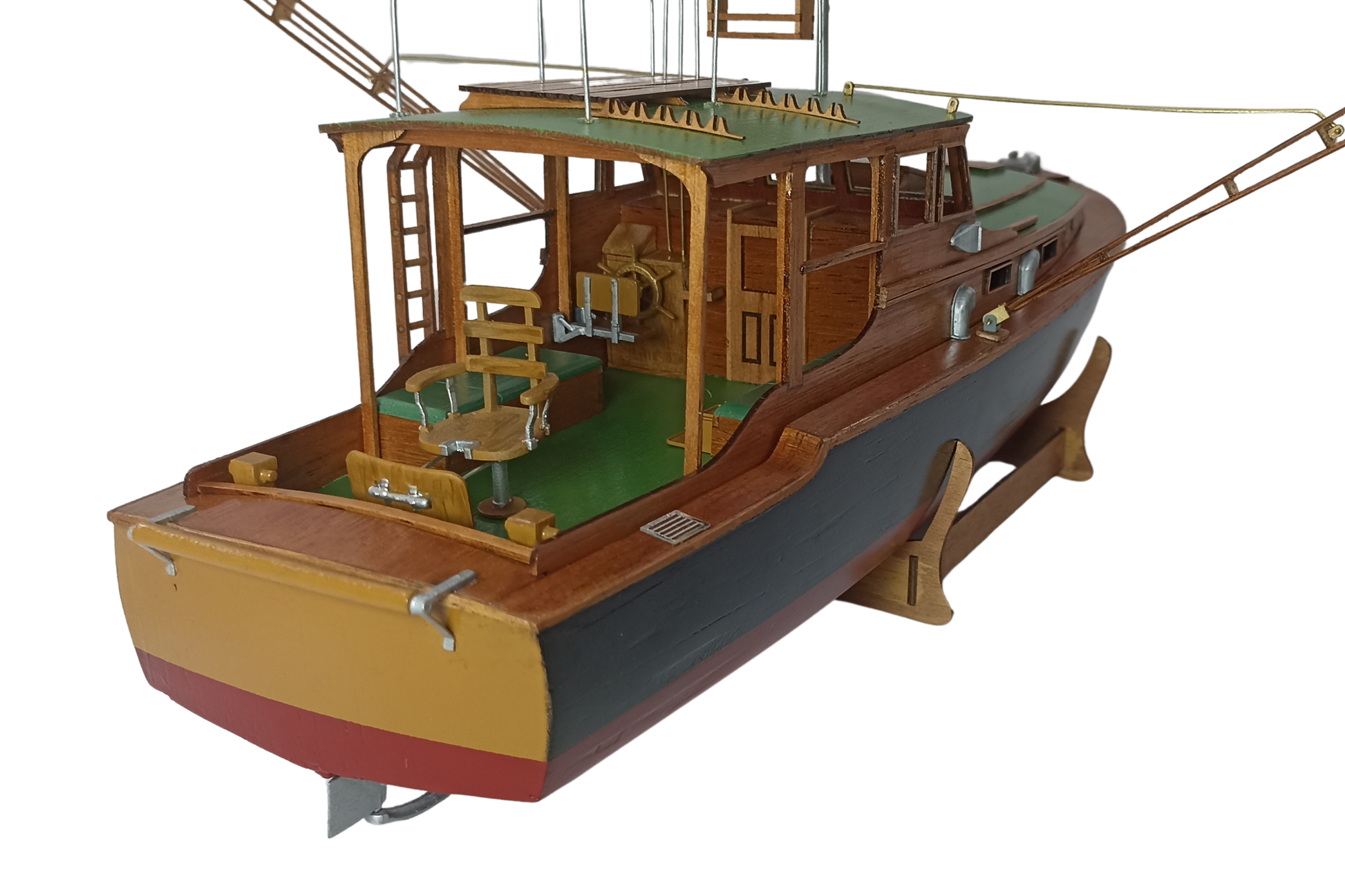 ernest hemingways fishing box Model Shipways Ernest Hemingway's Pilar