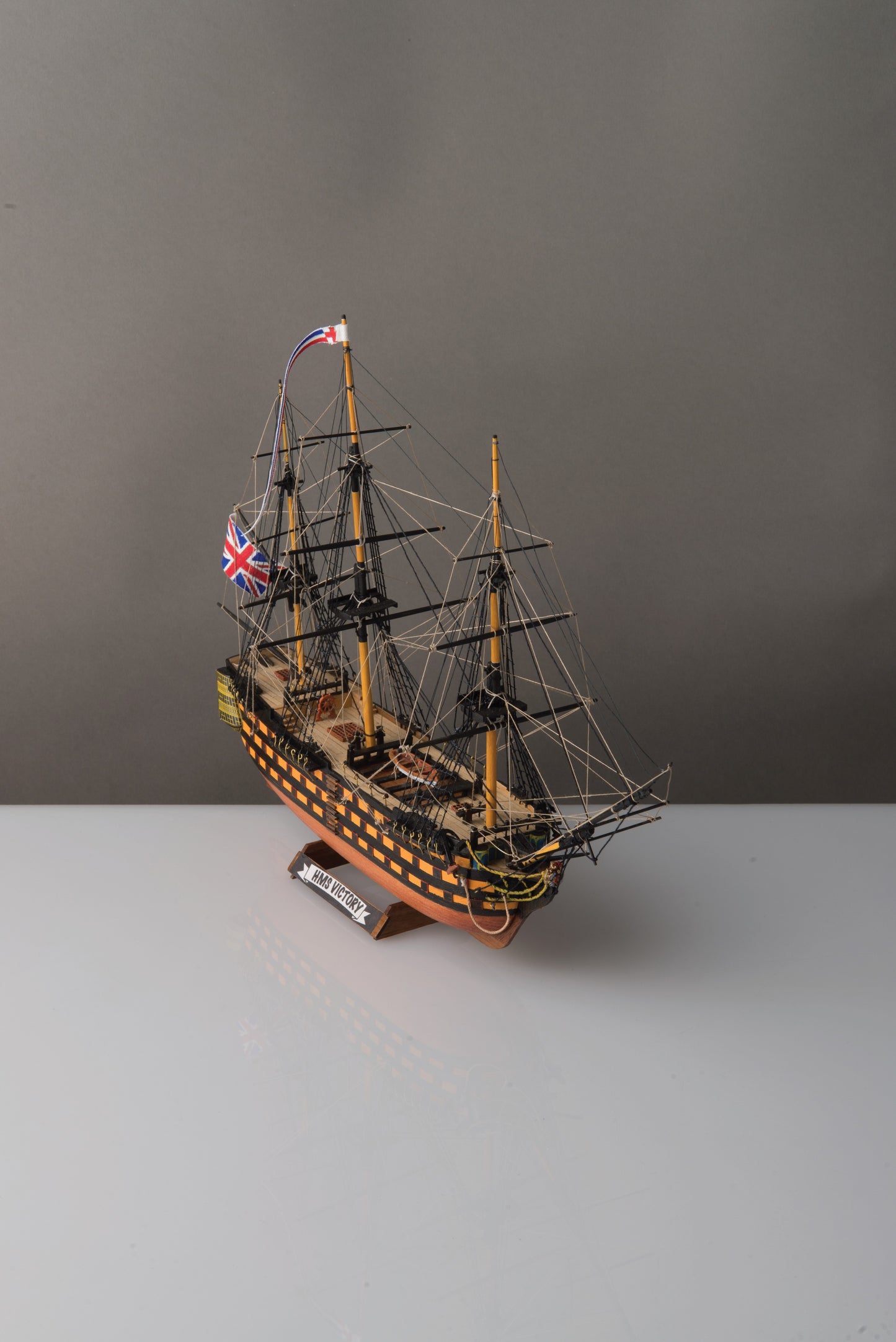 Corel - SM101 HMS Victory - Solid Carved Wood Hull Kit - Scale 1:310 - Length 13-1/4"