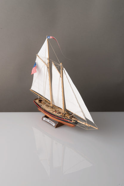 Corel - SM102 Yacht America- Solid Carved Wood Hull Kit - Scale 1:155 - Length 12-3/4"
